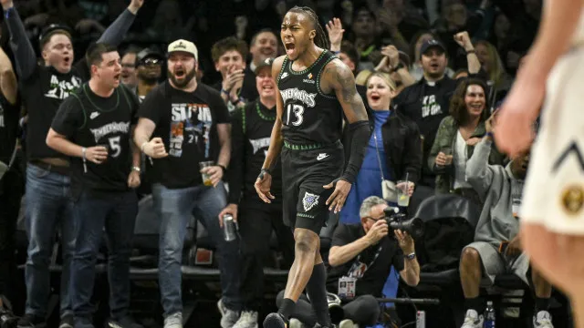 Dosunmu faz história e deixa Minnesota Timberwolves à beira do apuramento