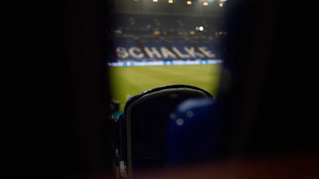 
                    Empregada de limpeza encontra cadáver em WC do estádio do Schalke 04
                