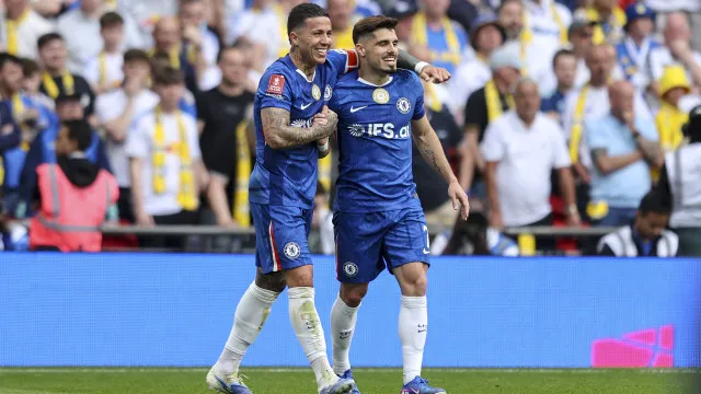 
                    Golo de Enzo dá vitória contra Leeds e apura Chelsea para a final da Taça
                