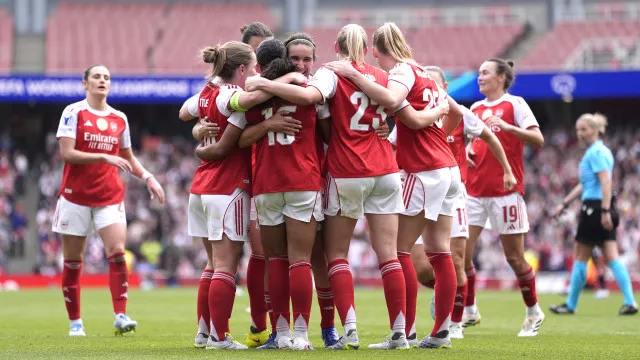 Arsenal faz reviravolta contra o Lyon com ajuda de ex-Sporting