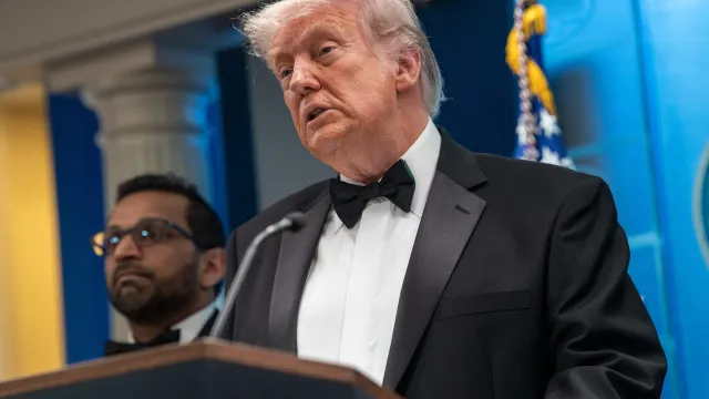 Trump ameaça tirar tropas de Espanha e Itália devido à postura na guerra