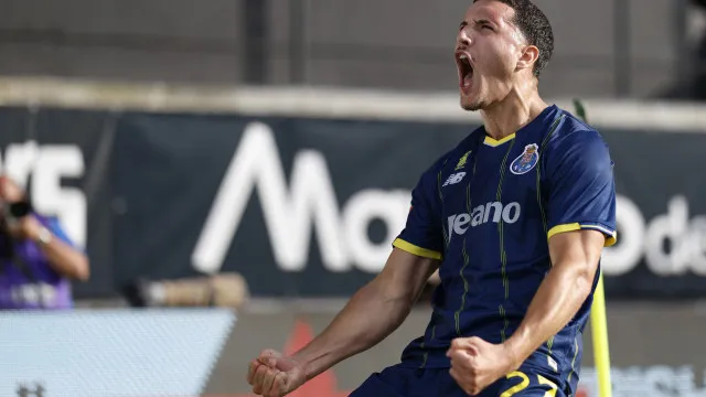 FC Porto com faro de Gul bate Estrela e dá passo gigante rumo ao título
