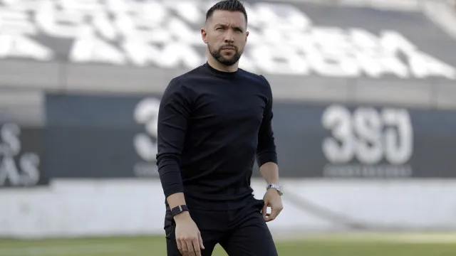 
                    Farioli reage ao interesse do Chelsea: 