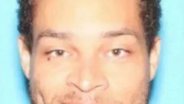 
                    Autor de disparos em Washington criticou Trump em mensagens à família
                