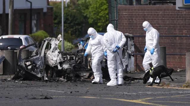 Policía de Belfast atribui autoria de carro bomba ao "novo IRA"
