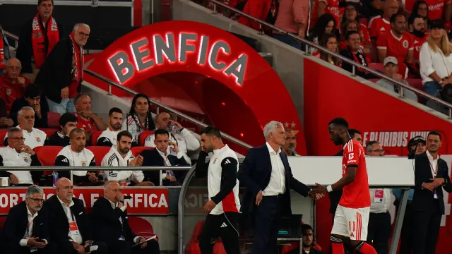 Discussão com Mourinho sela o futuro de Lukebakio no Benfica