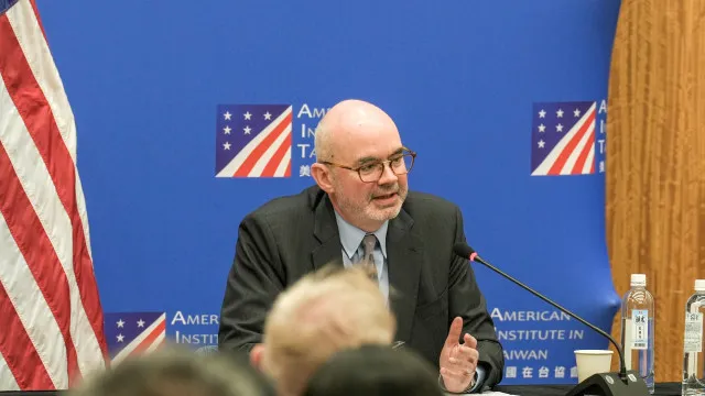 
                    EUA instam parlamento de Taiwan a aprovar aumento da despesa militar
                