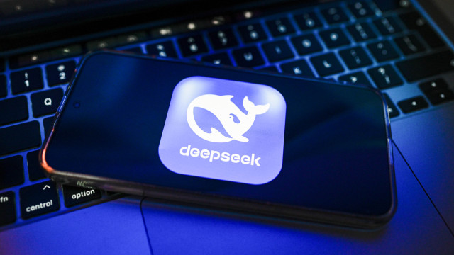 A popular IA chinesa DeepSeek foi banida pelos EUA (Foto: Reprodução)