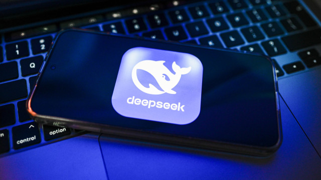 A popular IA chinesa DeepSeek foi banida pelos EUA
