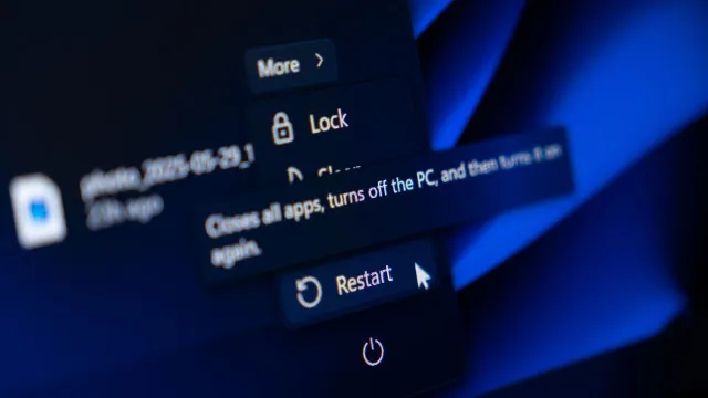 Com que frequência deve reiniciar o computador?