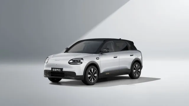 
                    Ebro revela protótipo de utilitário elétrico (chega à produção este ano)
                