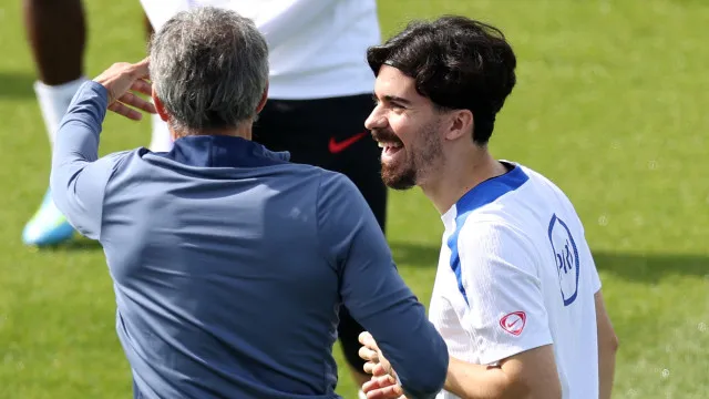 
                    Vitinha regressa aos treinos do PSG na véspera de defrontar o Bayern
                