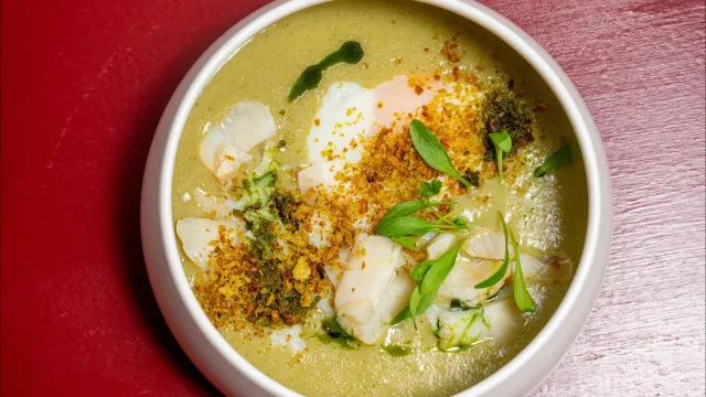 
                    Pesto ou piso? Eis a receita da açorda (alentejana) com piso de coentros
                