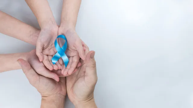 
                    Crianças criam Laço Azul gigante em Lisboa contra maus-tratos na infância
                