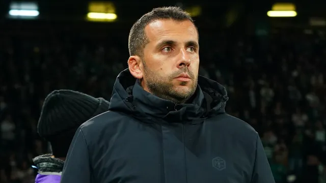 
                    Agora é oficial. Estrela da Amadora comunica despedimento de João Nuno
                