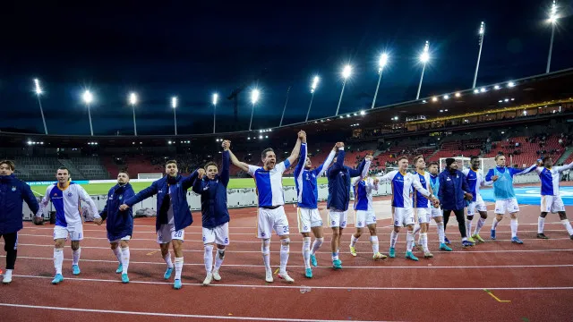 
                    Proprietários do Grasshopper admitem vender o clube após protestos
                