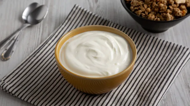 
                    É saudável comer iogurte todos os dias? Sim, mas com estas 3 condições
                