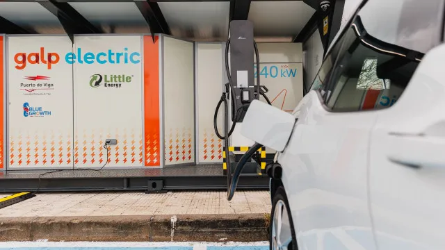 
                    Baterias usadas da Nissan apoiam carregamento ultrarrápido em Vigo
                