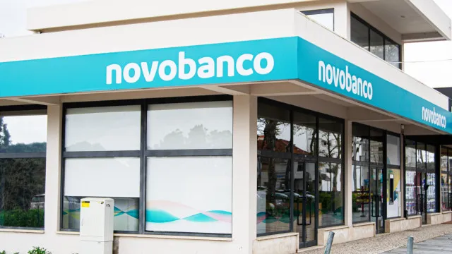 
                    Novo capítulo? Venda do Novo Banco ao BPCE é concluída 5.ª-feira
                