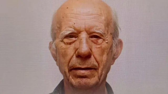 "Trataram-me como um cão": Os detalhes sobre os tiroteios em Atenas