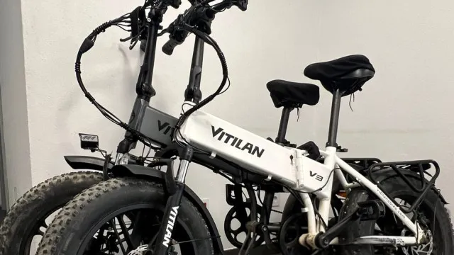 
                    GNR deteta furto após embate com carro estacionado. Condutor arguido
                