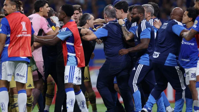 Até Artur Jorge teve de intervir. Confusão instala-se no Cruzeiro-Boca