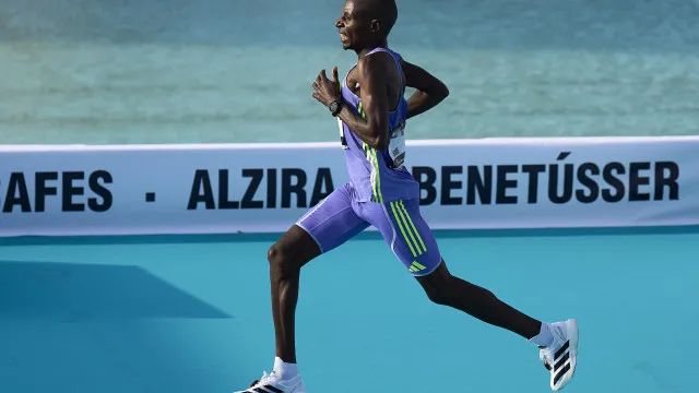 
                    Supersticioso? Então tem de começar a usar estas sapatilhas (de recorde)
                