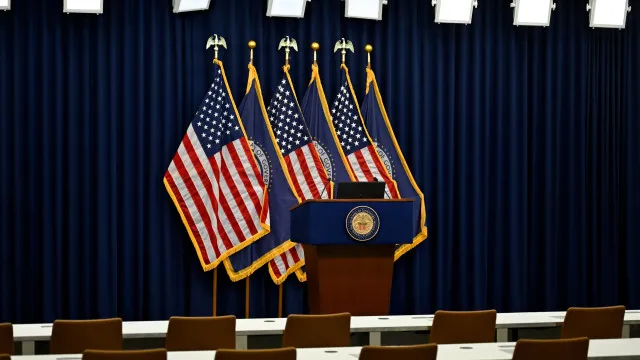 
                    Fed mantém taxas de juro inalteradas pela terceira vez consecutiva
                