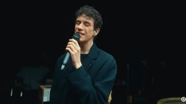 
                    Representante da República Checa na Eurovisão canta 