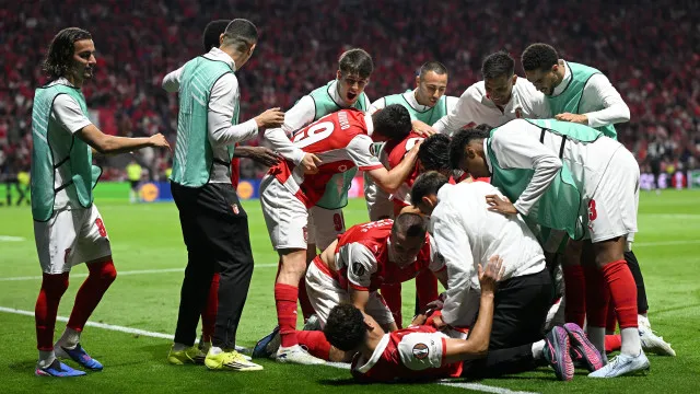 Istambul é já ali. Um pé na final com Braga e Vítor Pereira a triunfarem