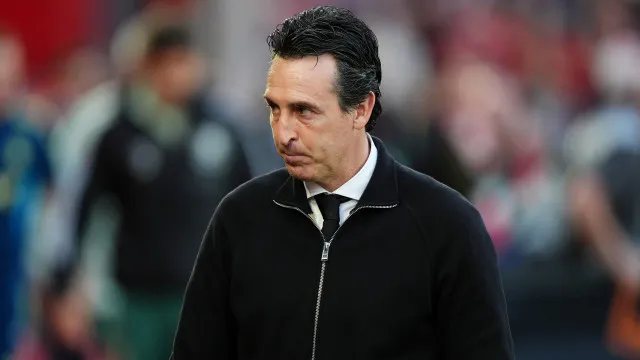
                    Unai Emery arrasa Tiago Martins no VAR, mas elogia Pinheiro: 