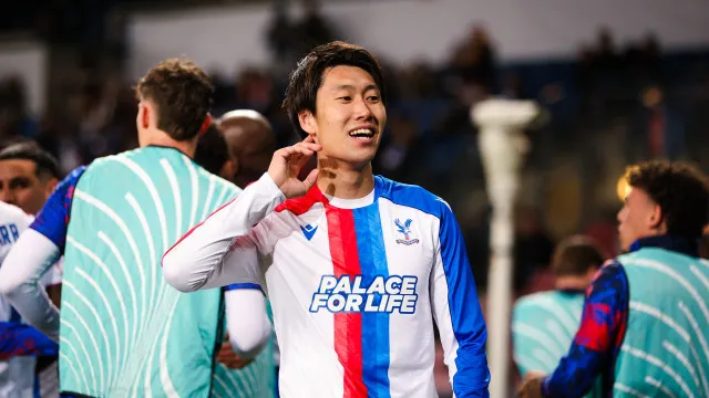 
                    Crystal Palace e Rayo Vallecano ganham vantagem na corrida à final
                