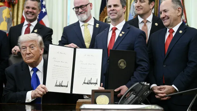 
                    Trump anuncia terceira candidata para diretora-geral de Saúde Pública
                