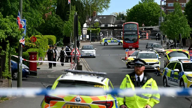 
                    Acusado de tentativa de homicídio após esfaquear dois judeus em Londres
                