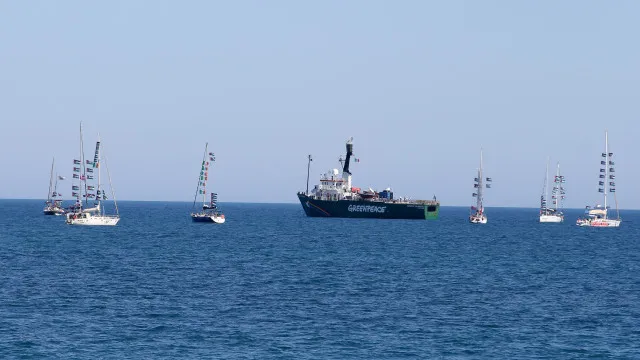 
                    Israel afirma que ativistas da flotilha detidos já se encontram na Grécia
                
