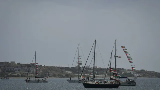 Ativistas da Flotilha Global Sumud denunciam maus tratos por Israel