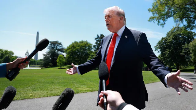 
                    Trump admite mais duas ou três semanas de guerra. 