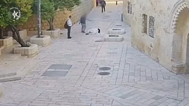 Freira atirada ao chão e pontapeada por judeu em Israel. Homem foi detido