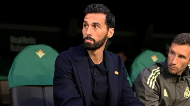 
                    Arbeloa bloqueia perguntas sobre Mourinho: 