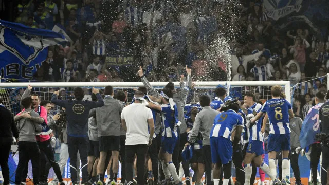 Portistas celebram 26.º aniversário da Filial 43 do FC Porto na Venezuela