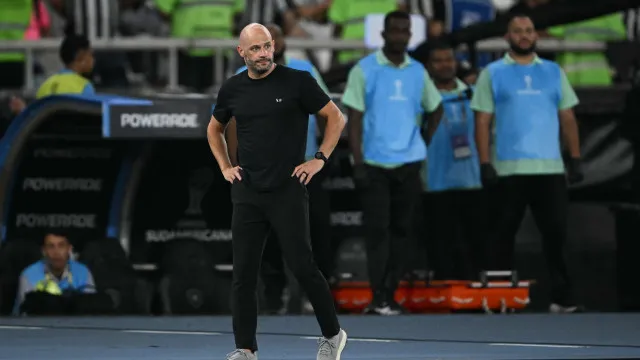
                    Botafogo, de Franclim Carvalho, perde em casa com 'aflito' Remo
                