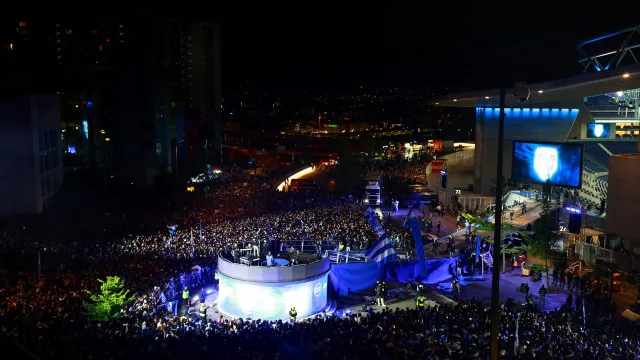 Festejos do FC Porto com pirotecnia na Ponte D. Luís e 'show' de drones