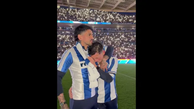 Agarrado a Lucho, André Castro desaba em lágrimas por Jorge Costa