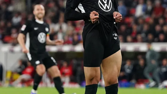 Friburgo 'imita' Braga e empata com Wolfsburgo antes de decisão europeia