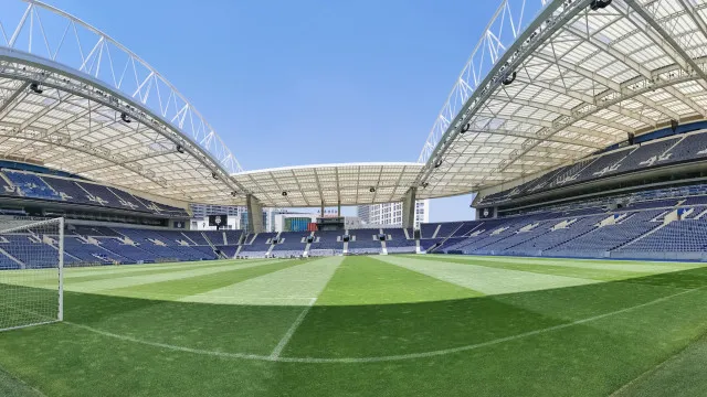
                    FC Porto foi campeão, mas em bolsa ações caem 4,73% para 3,22 euros
                