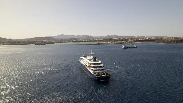 
                    Três casos suspeitos retirados do navio já recebem cuidados de saúde
                