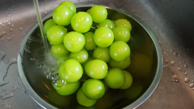 Como pode, afinal, guardar as uvas? Truque para fazer com que durem mais