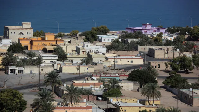 Dois feridos em ataque que atingiu edifício residencial em Omã 