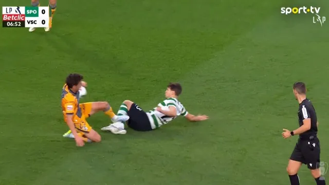 Sporting pediu expulsão, mas VAR não interveio após pisão a Bragança