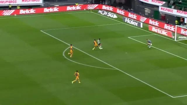 
                    Mais um. Suárez não quis ficar de fora e marcou na goleada em Alvalade
                